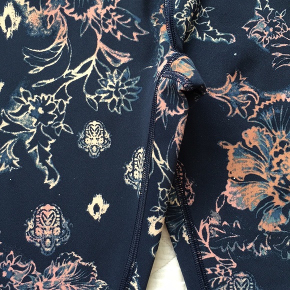 Free People Movement Freestyle Leggings 27” Floral XS - Picture 10 of 16